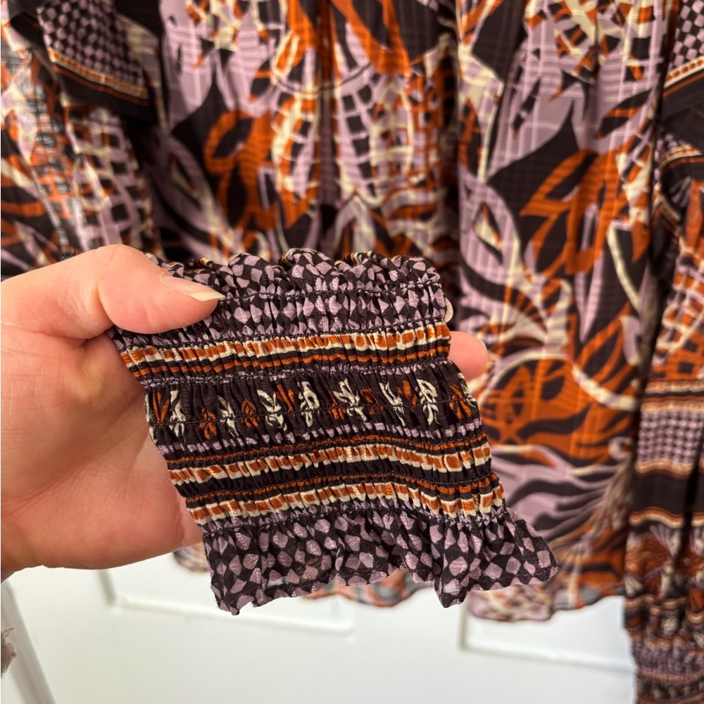 Women's Multicolor Patterned Top - Picture 3 of 9